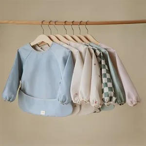 mushie-wodoodporny-sliniak-z-dlugim-rekawem-past (3).webp