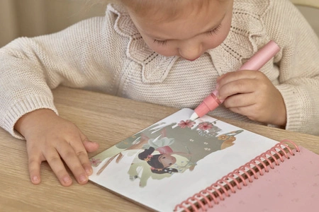 pol_pm_Little-Dutch-Kolorowanka-wodna-Rosa-Friends-5942_1 — kopia.webp