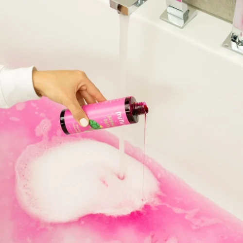 Naturalny-babelkowy-plyn-do-kapieli-TRUSKAWKA-dla-dzieci-i-niemowlat--Miniu (1).webp