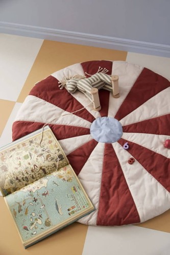 Mata-do-zabawy-Circus---czerwona--Kids-Concept (1).webp