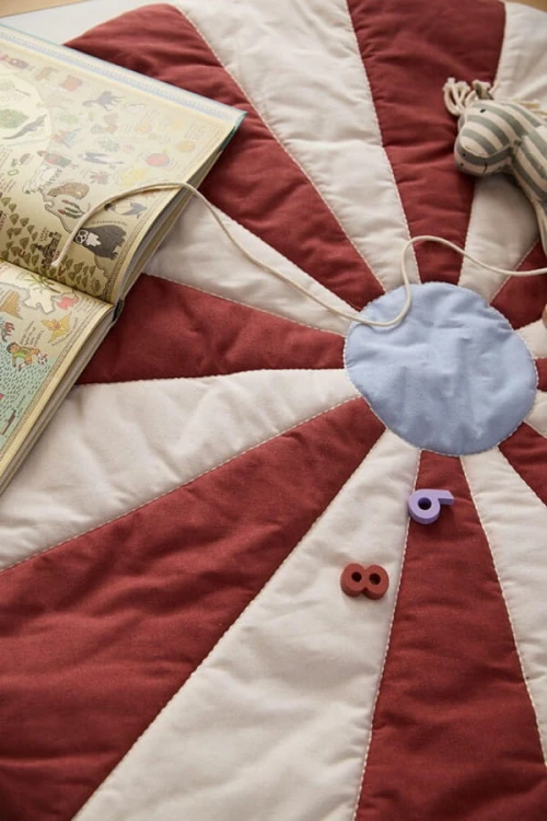 Mata-do-zabawy-Circus---czerwona--Kids-Concept (5).webp