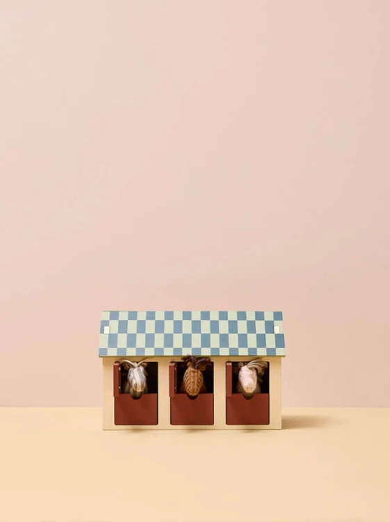 Drewniana-stajnia-z-konikami--Kids-Concept (4).webp