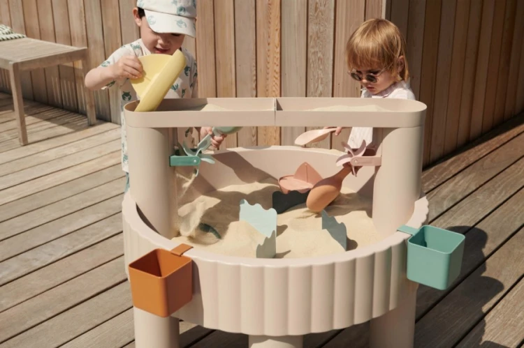 Wielofunkcyjny-stolik-Sepp---sandy-multi-mix--Liewood (4).webp