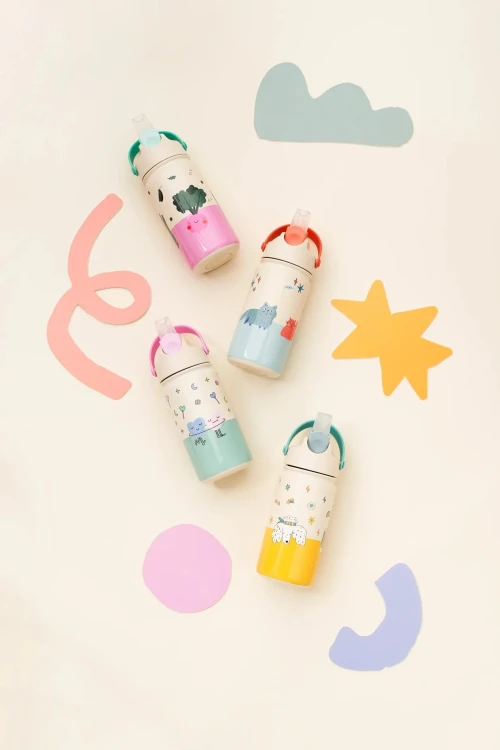 bidon-termiczny-dla-dzieci-dancing-hearts-the-cotton-cloud-03.webp