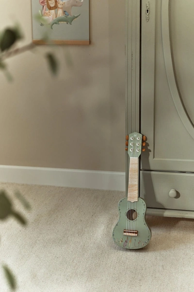 pol_pl_Little-Dutch-Drewniana-gitara-zielona-Safari-Friends-FSC-6019_9.webp