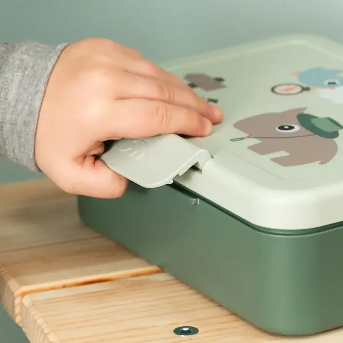 Lunchbox-dla-dziecka-z-podzialka-Tiny-Trails-Green--Done-by-Deer (3).webp