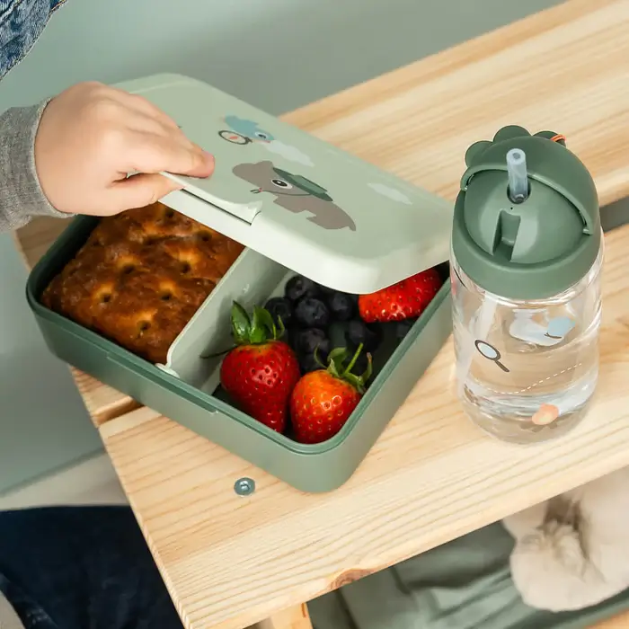 Lunchbox-dla-dziecka-z-podzialka-Tiny-Trails-Green--Done-by-Deer (4).webp