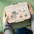Lunchbox-dla-dziecka-z-podzialka-Tiny-Trails-Sand--Done-by-Deer (3).webp