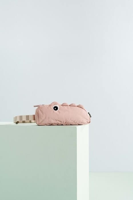 Saszetka-nerka-dla-dziecka-Krokodyl-Croco-Powder--Done-by-Deer (1).webp
