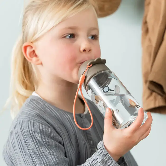 Bidon-dla-dziecka-350ml-Tiny-Trails-Sand--Done-by-Deer (2).webp