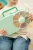 LUNCHBOX--SNACK-SPINNER-2IN1-sniadaniowka-dla-dzieci,-Sage-Green--GOBE (3).webp