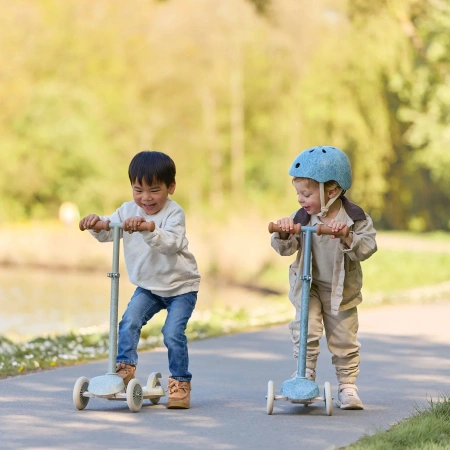 pol_pm_Little-Dutch-Hulajnoga-trojkolowa-Green-6182_8.webp