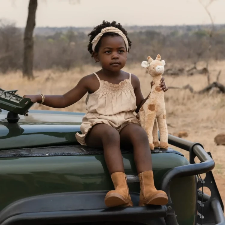Przytulanka-Zyrafa-Safari-Friends-42cm--Little-Dutch (2).webp