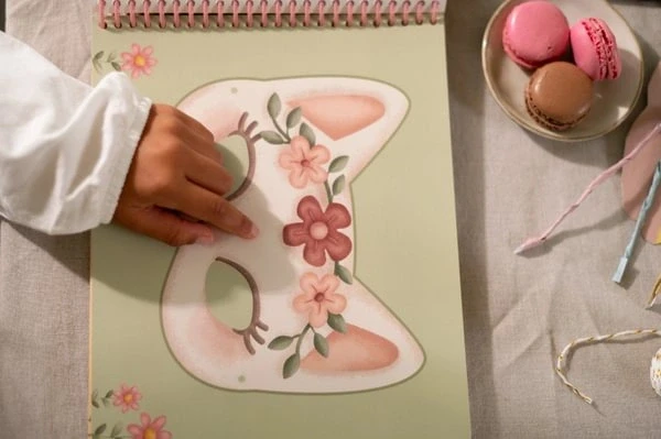 pol_pl_Little-Dutch-Kreatywny-zeszyt-z-nozyczkami-Rosa-Friends-5642_15.webp