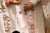 pol_pl_Little-Dutch-Ksiazeczka-z-naklejkami-Rosa-na-zakupach-5646_11.webp