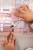 pol_pl_Little-Dutch-Ksiazeczka-z-naklejkami-Rosa-na-zakupach-5646_12.webp