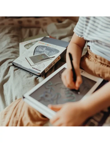 podswietlany-tablet-do-rysowania-piraci-kidydraw-mini (1).webp