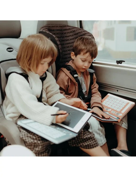 podswietlany-tablet-do-rysowania-piraci-kidydraw-mini (2).webp