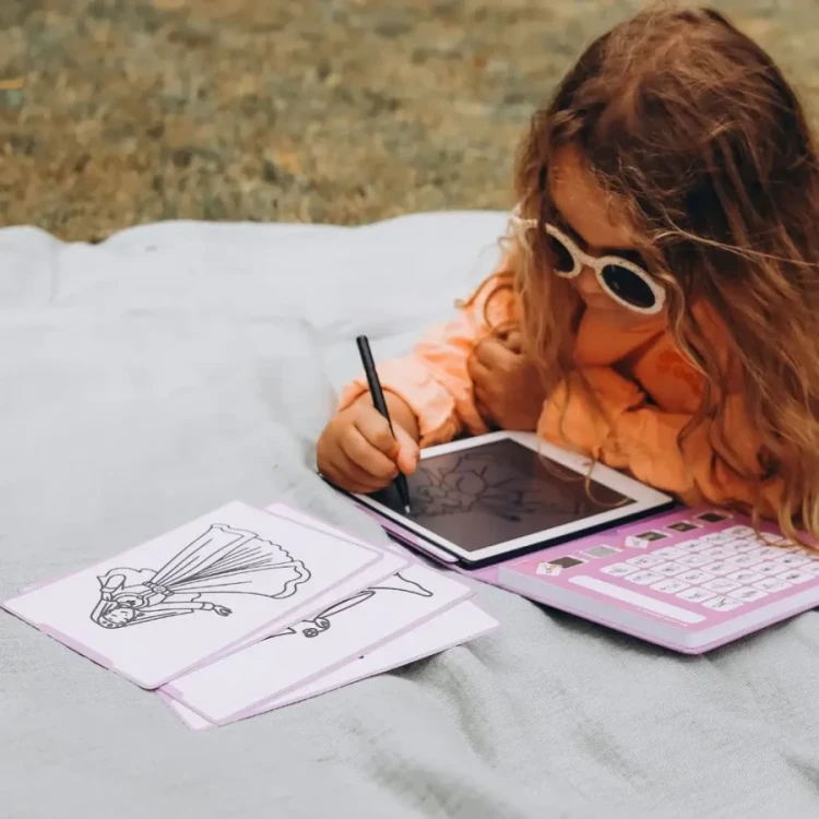 Tablet-graficzny-z-szablonami-do-rysowania-KIDYDRAW-MINI---princess--Kidywolf (6).webp