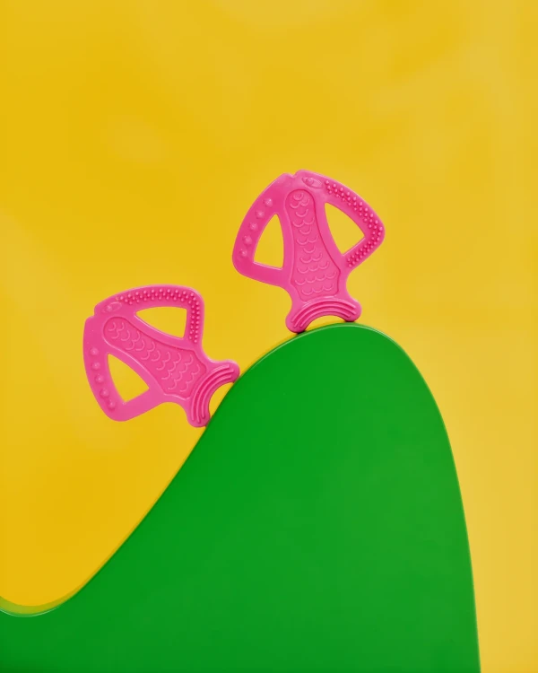 gryzak-gigi-the-fish-pink-wiz-1.webp