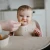 Sliniak-silikonowy-Bees--Mushie (1).webp