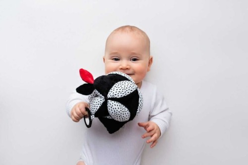 Takane-pilka-puzzlowa-montessori--Moms-Care (1).webp