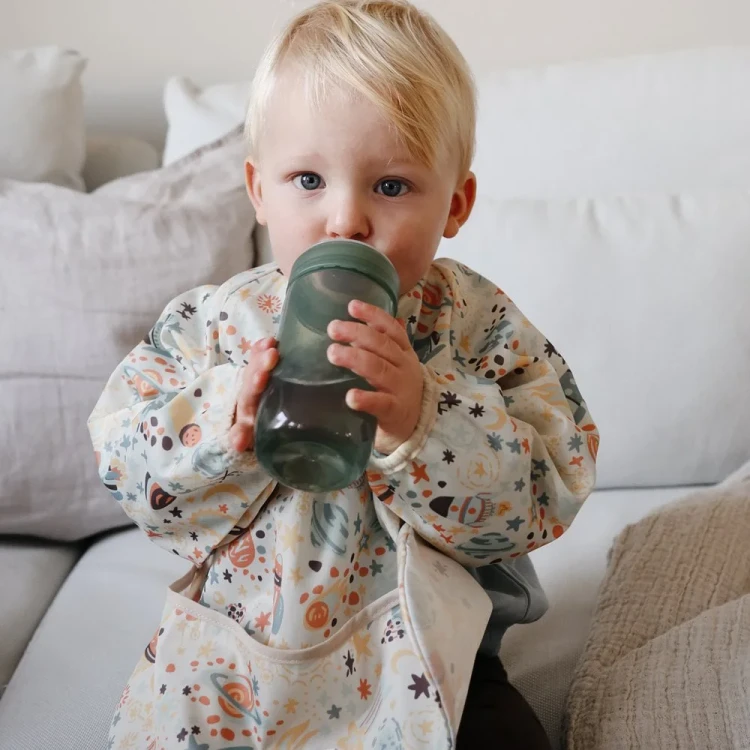 mushie-sliniak-z-dlugim-rekawem-space (6).webp