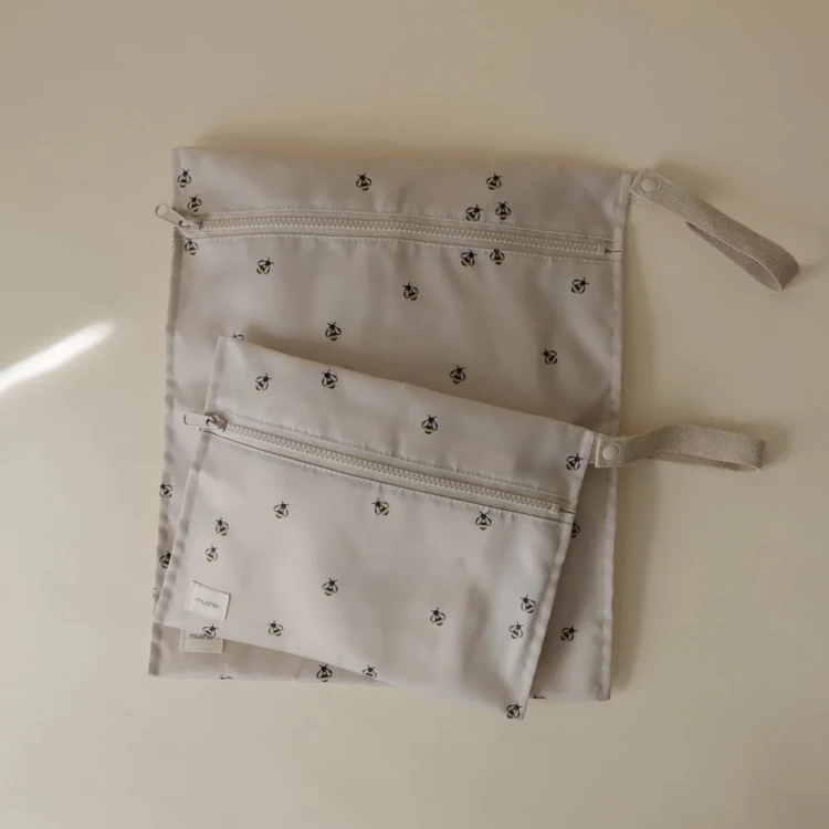 mushie-torebki-wodoodporne-2-pack-bees (3).webp