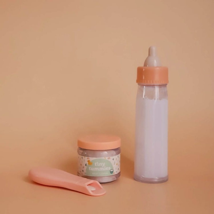 Zestaw-Tiny-Tummies-Magiczna-butelka-i-sloiczek--Tiny-Harlow (2).webp