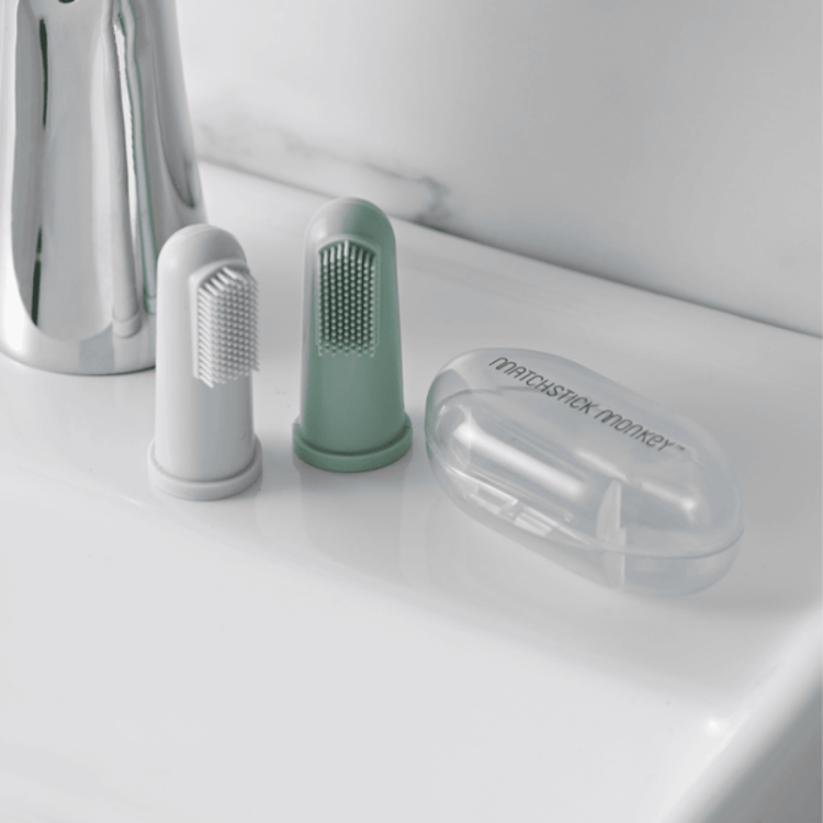 Szczoteczka-dla-niemowlat-na-palec---szara,-mietowa--Matchstick-Monkey (2).webp